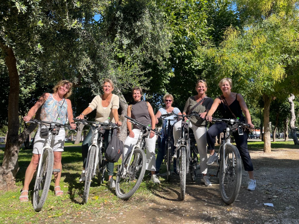 Electric Bike Tours in Athens: A Fun and Eco-Friendly Way to Explore the City